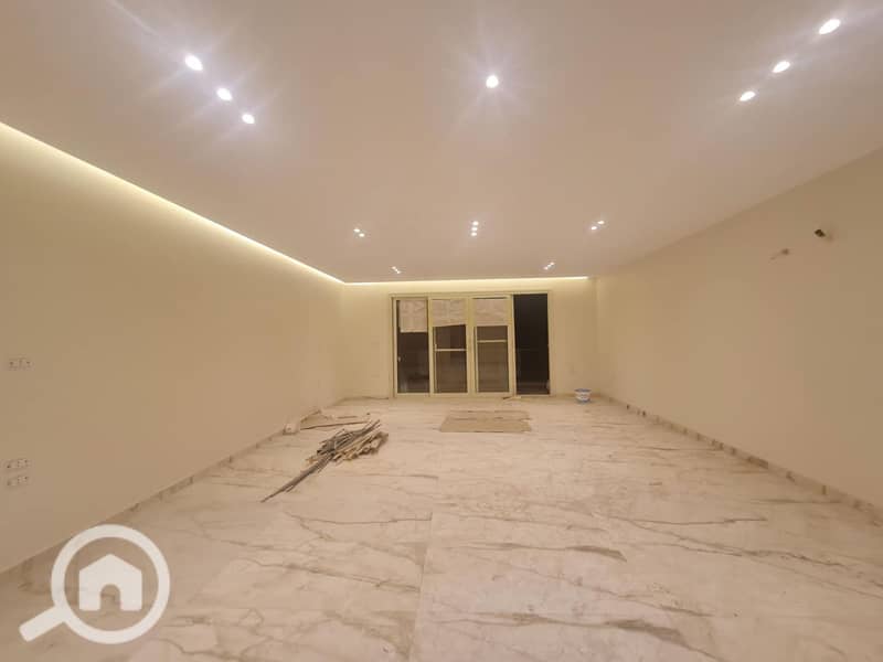For rent, an apartment in the Compound Promenade, Fifth Settlement, first residence, high-end hotel finishing