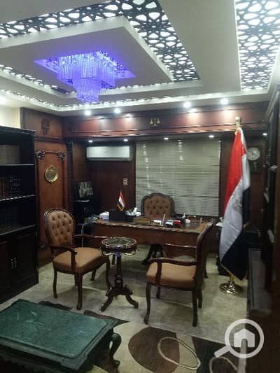 مکتب  للبيع في المنتزه، الإسكندرية - مكتب للبيع علي البحر مباشرة أمام شاطئ السرايا بواجهة إعلان علي البحر