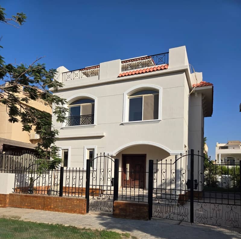 للارتقاء بالسكن والجيرة. . فيلا منفصلة مجددة بالكامل بدريم لاند للبيع للارتقاء بالسكن والجيرة. . فيلا منفصلة مجددة بالكامل بدريم لاند للبيع
