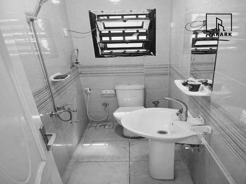 8 L18 (Copy). jpg
