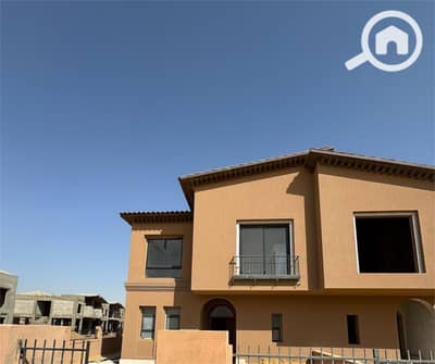 5 Bedroom Twin House for Sale in Sheikh Zayed, Giza - 1fd635fe-21f9-41b2-ac7e-b2f5f760c831. jpg