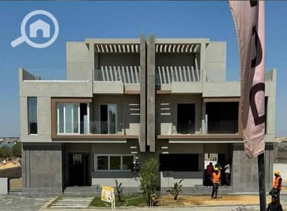 توين هاوس 4 غرف نوم للبيع في الشيخ زايد، الجيزة - 208d1236-4dac-4f13-9b88-bb4eace4c794. jpg