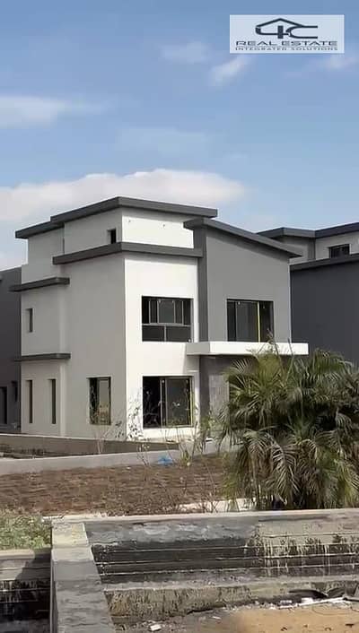 5 Bedroom Villa for Sale in New Cairo, Cairo - d861f0dd-433c-493d-a7f3-3b6b7a711f8c. jpeg