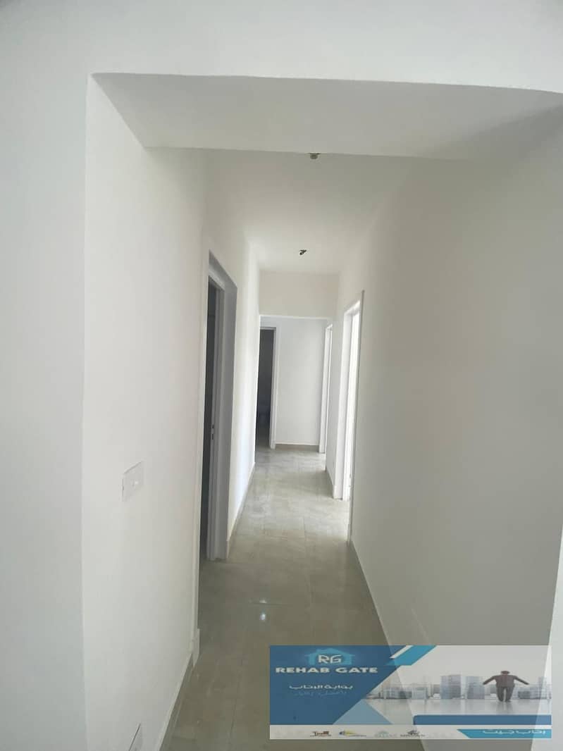 3 d2eddfce-296f-47e5-b8b7-cb40bb722588. jpg