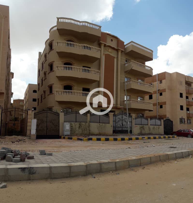 نص سطح عمارة بالعمرانبة الثانية للبيع غرفتين وحمام ومطبخ بالعدادات نص سطح عمارة بالعمرانبة الثانية للبيع غرفتين وحمام ومطبخ بالعدادات