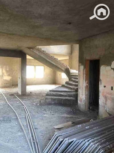 8 Bedroom Duplex for Sale in 6th of October, Giza - FB_IMG_1756224311623. jpg