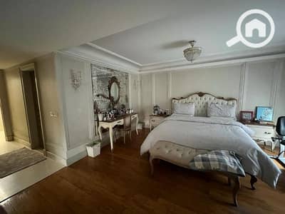 4 Bedroom Apartment for Sale in Dokki, Giza - شقة 600 متر فيو علي نادي الصيد