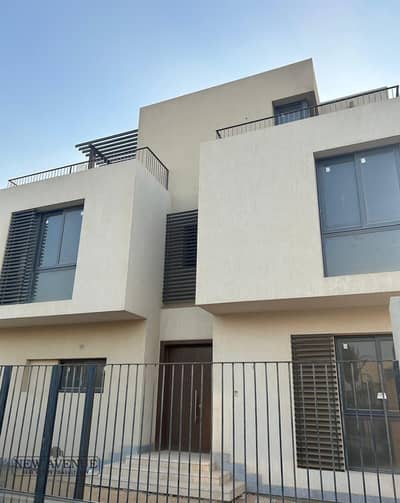 فیلا 4 غرف نوم للبيع في هليوبوليس الجديدة، القاهرة - IMG-20250909-WA0032. jpg