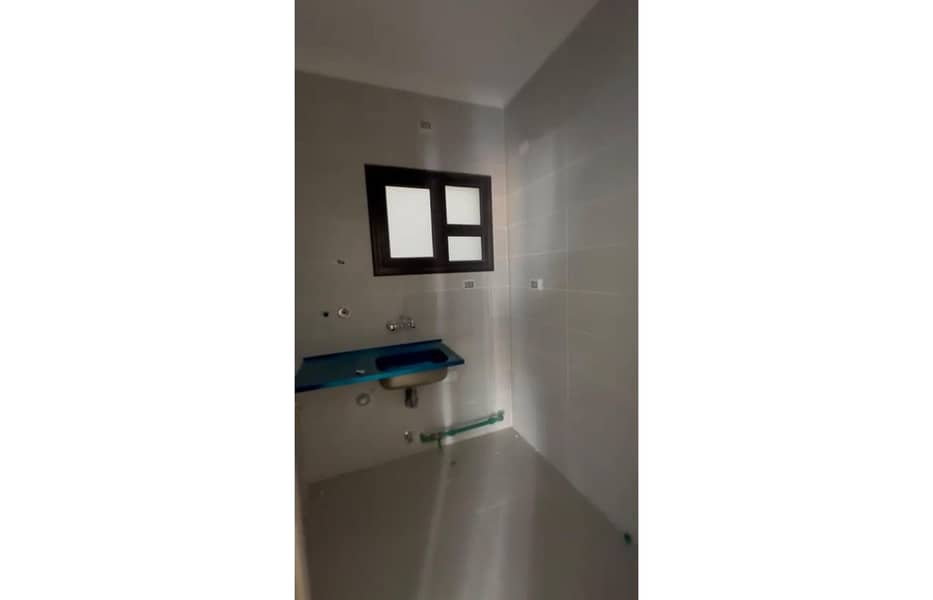 12 f6eb8d14-ae05-46ea-bc01-7c110b1e60ca. jpg