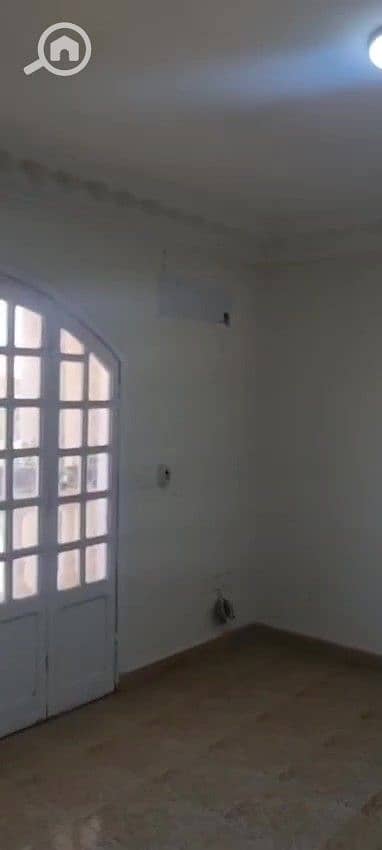 3 شقه ايجار بالتجمع الخامس - frame at 0m37s. jpg