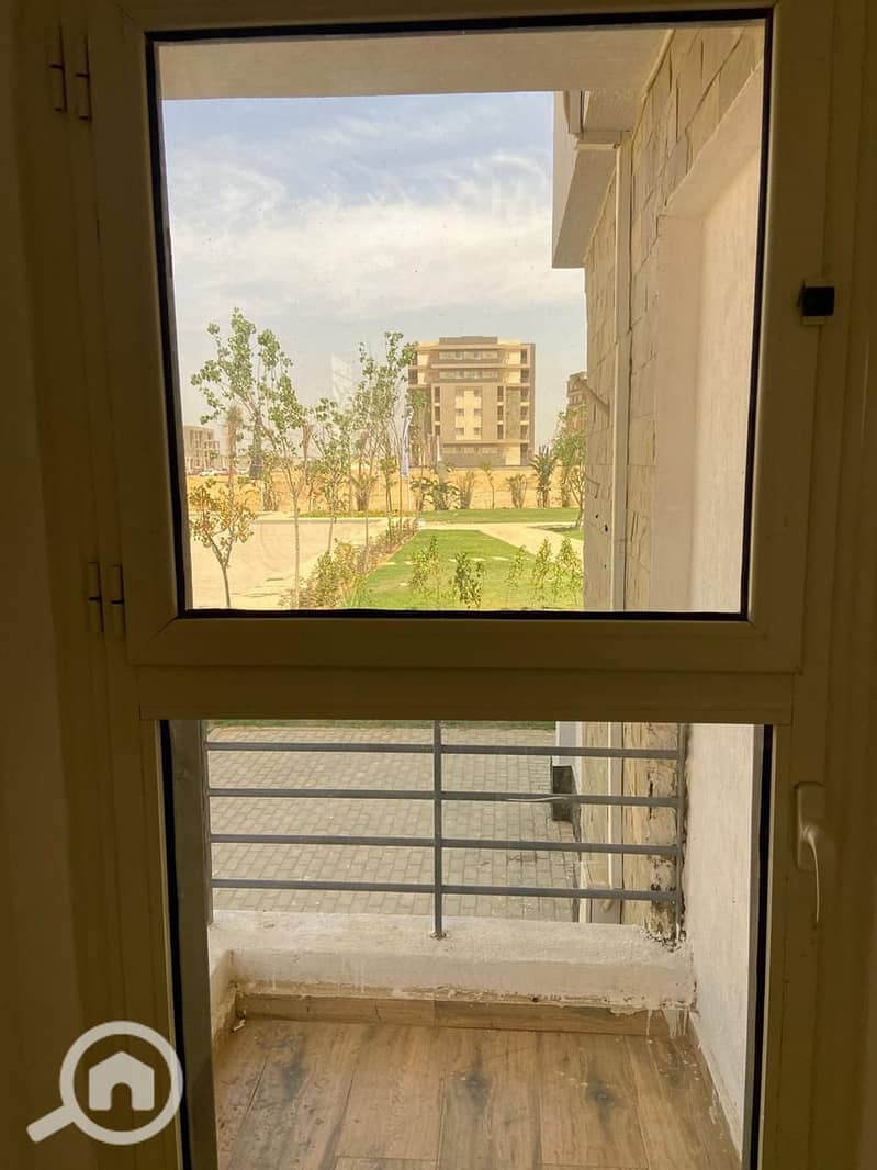 2 5a9cf9e6-d536-4ba8-be52-69d97fc27365. jpg