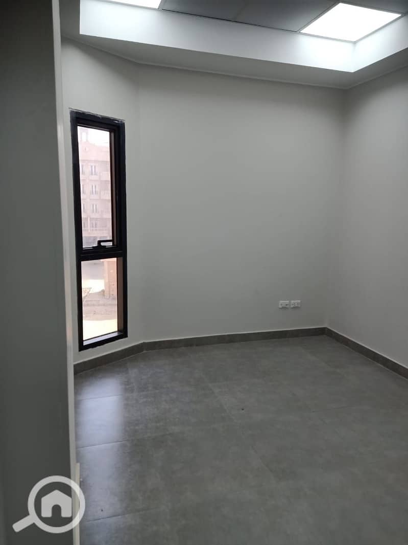 3 صورة واتساب بتاريخ 2025-09-10 في 12.09. 38_34f6a016. jpg