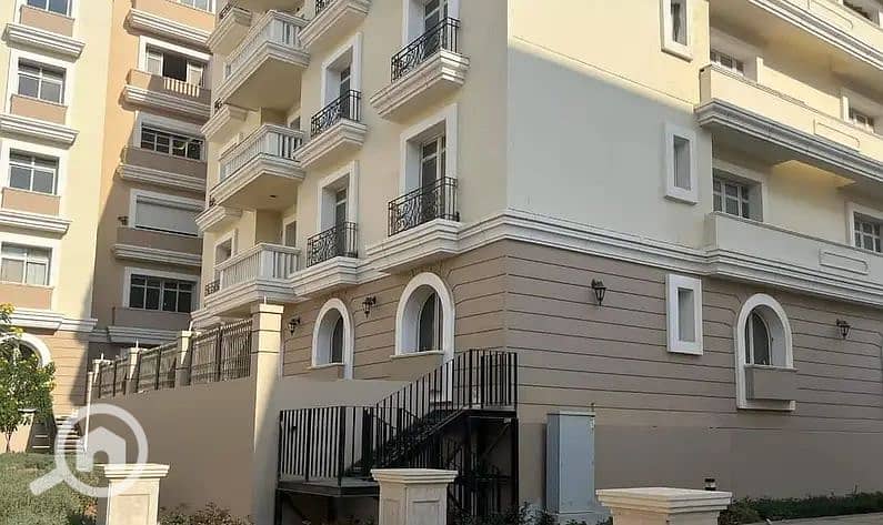 4 hydepark (4). png