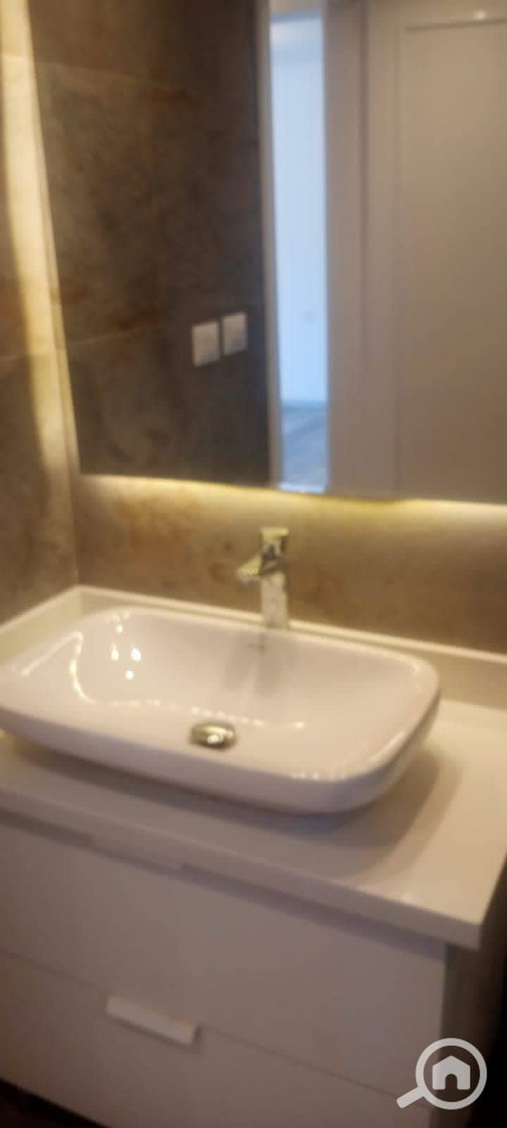 6 1000129281. jpg