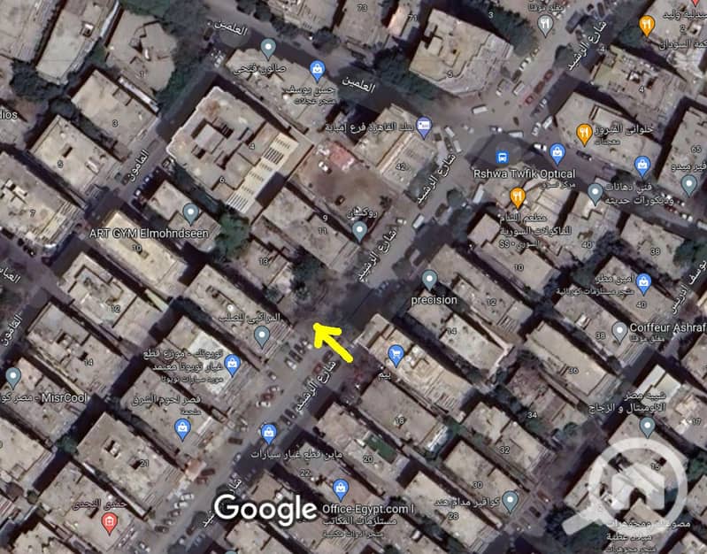للبيع أرض بناء بموقع جذاب على شارع تجاري، فرصة نادرة للاستثمار.