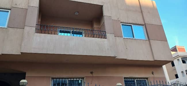 أرض سكنية  للبيع في مدينة الشروق، القاهرة - عماره سكنية في الشروق
