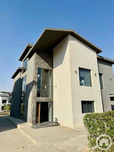5 Bedroom Villa for Sale in New Cairo, Cairo - be4c83b0-65d5-4909-aea1-1b5704e0143d. jpg