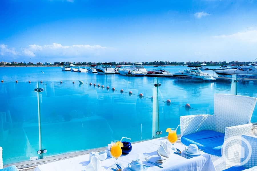 18 hotelsdotcom-352770-88a43b44_w-237236. jpg