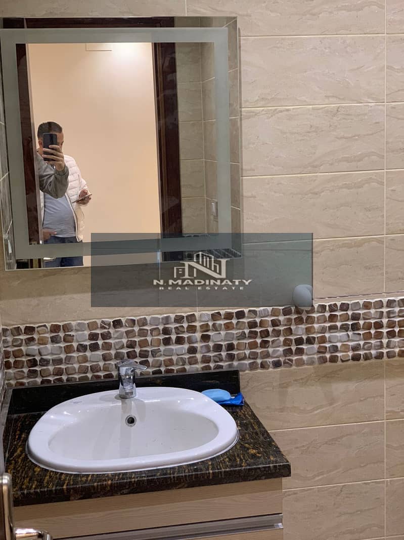 10 10. jpeg