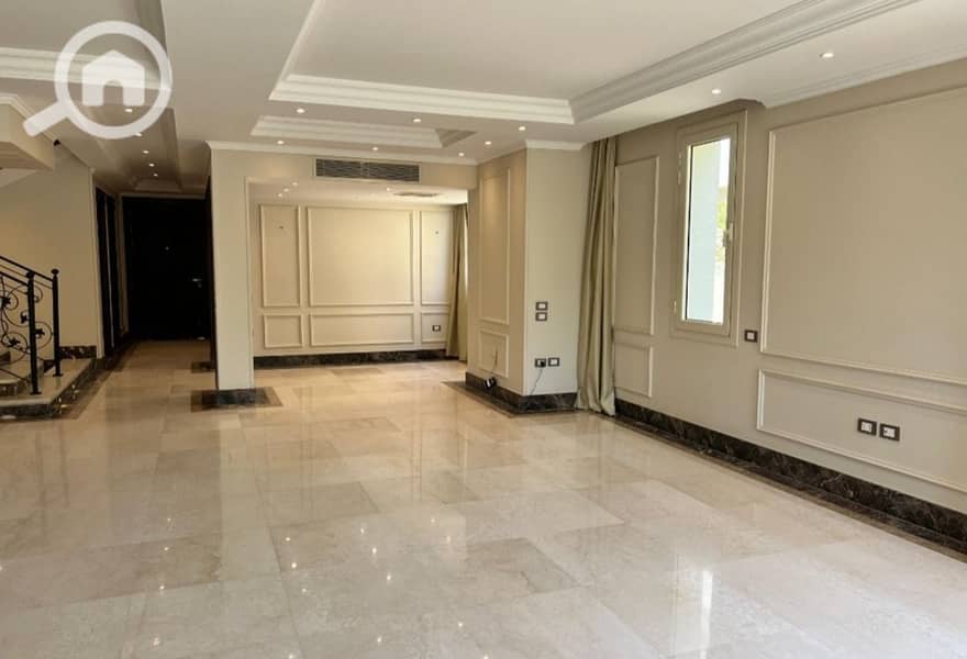 4 0b9aed50-dac7-4f43-ab99-03c0251cc0e5. jpg