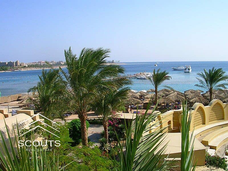 6 Makadi_Bay,_Egypt. jpg