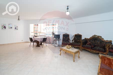 فلیٹ 3 غرف نوم للبيع في سموحة، الإسكندرية - 1. jpg