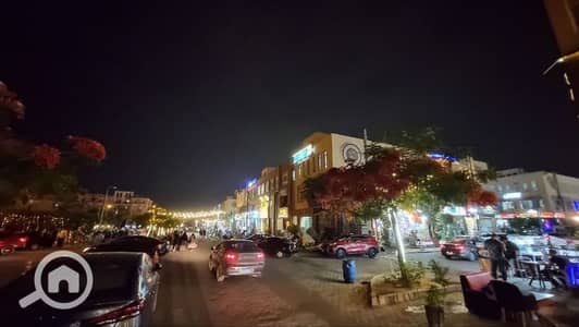 محلات تجارية  للبيع في الشيخ زايد، الجيزة - محل بموقع ممتاز بروضة زايد فرصة للاستثمار