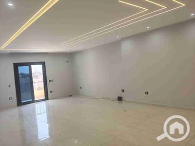 3 Bedroom Flat for Sale in Sheikh Zayed, Giza - 26116. jpg