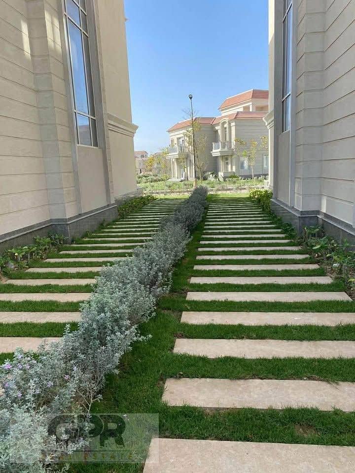 8 528406091_24300896409520952_8648690571643308375_n. jpg