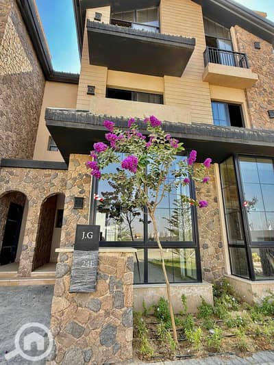 5 Bedroom Villa for Sale in New Cairo, Cairo - 0cb35853-b322-4712-b64a-354b1bdb3adc. jpg