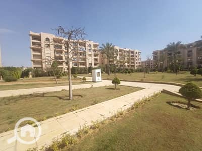 3 Bedroom Flat for Sale in New Cairo, Cairo - للبيع شقه ٢٠٤ متر بحديقه خاصه فى الرحاب بجوار النادى
