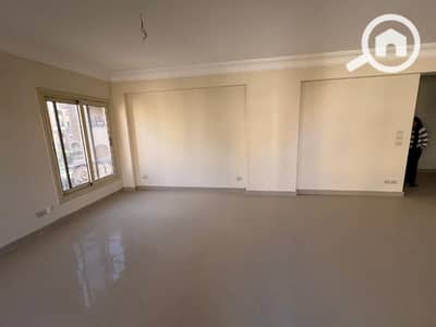 3 Bedroom Flat for Rent in New Cairo, Cairo - شقة للإيجار 220 م كمبوند أكاسيا امام بوابة ٦ الرحاب اول سكن