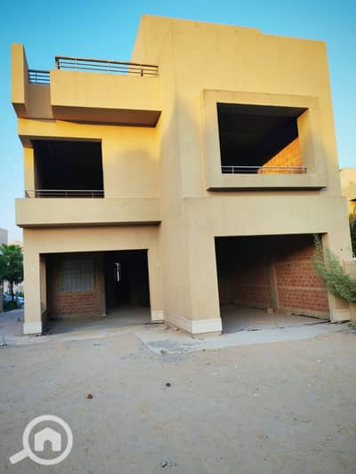 فیلا 5 غرف نوم للبيع في 6 أكتوبر، الجيزة - IMG-20250914-WA0029. jpg