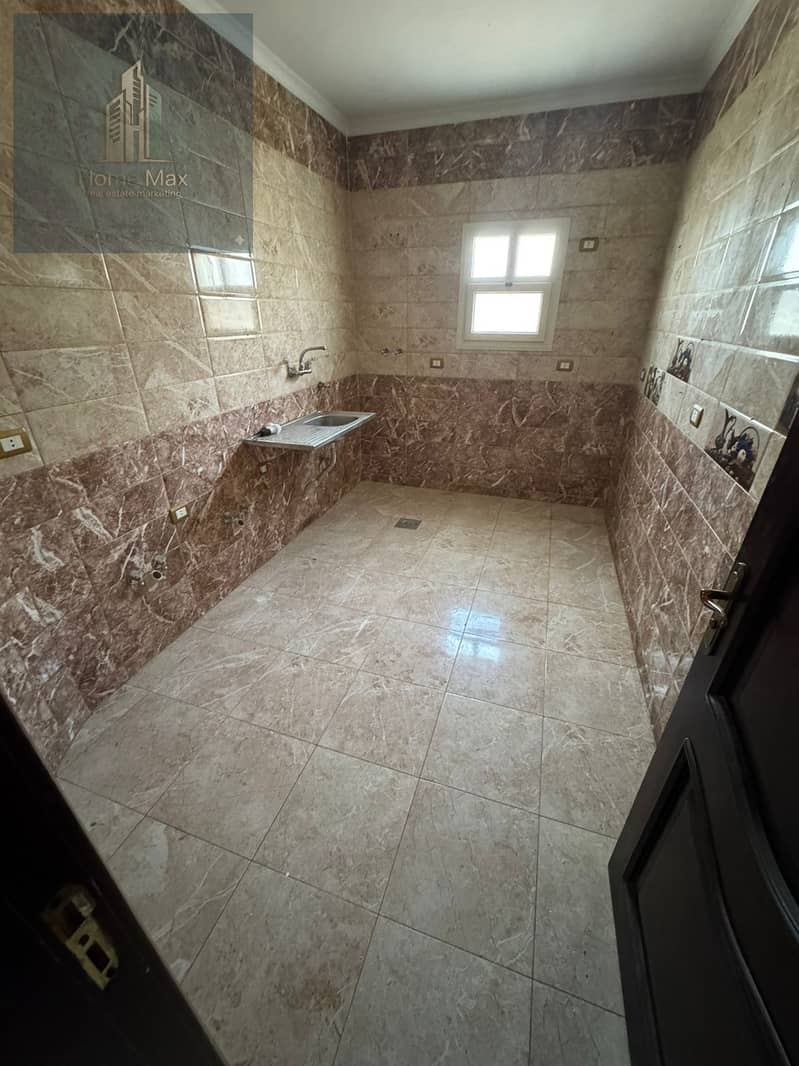 4 WhatsApp Image 2025-09-08 at 16.35. 48_3043bdbe. jpg