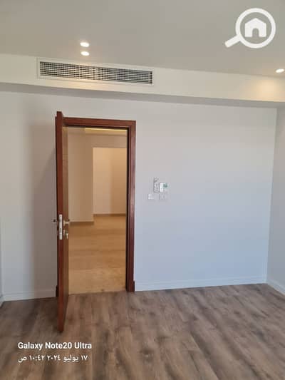 3 Bedroom Flat for Sale in New Cairo, Cairo - IMG-20250914-WA0070. jpg