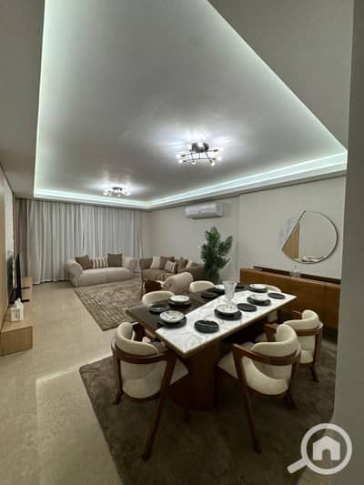 شقة 3 غرف نوم للايجار في الشيخ زايد، الجيزة - IMG-20250911-WA0293. jpg