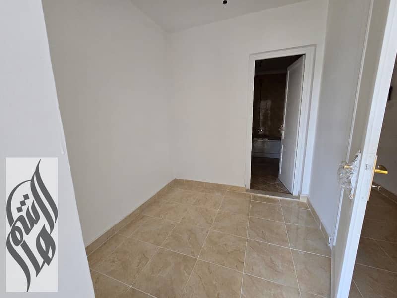 12 IMG-20250913-WA1293. jpg