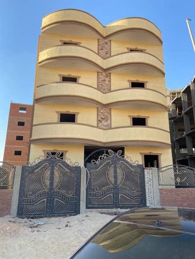 Residential Land for Sale in Hadayek October, Giza - عمارة مميزة للبيع نقداً