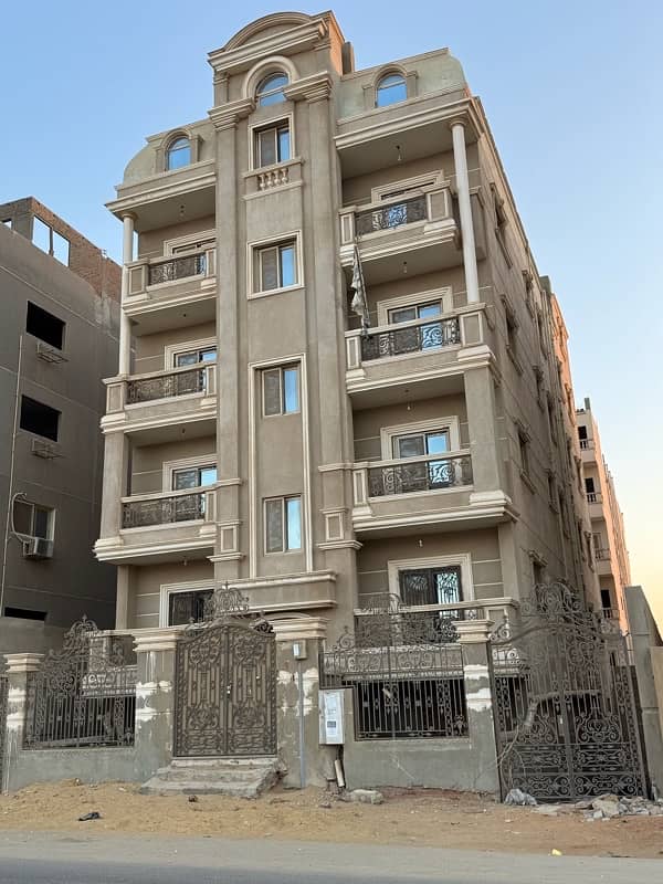 عماره للبيع في التوسعات الشماليه