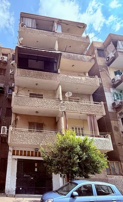 أرض سكنية  للبيع في مصر الجديدة، القاهرة - ‎ فرصة استثمارية – بيع عقار مميز في قلب مصر الجديدة