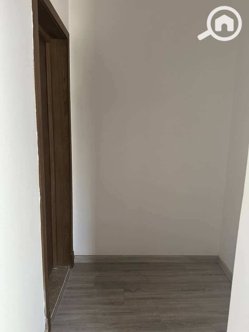 26 1000255914. jpg