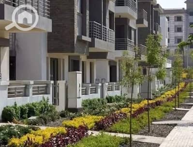 2 Bedroom Flat for Sale in 6th of October, Giza - PHOTO-2024-05-22-15-51-14 (3). jpg