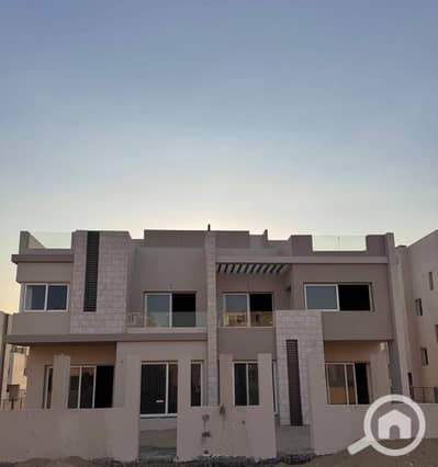 4 Bedroom Townhouse for Sale in 6th of October, Giza - 1ce04868-bdf2-490d-8b8a-4c964c8ab151. jpg