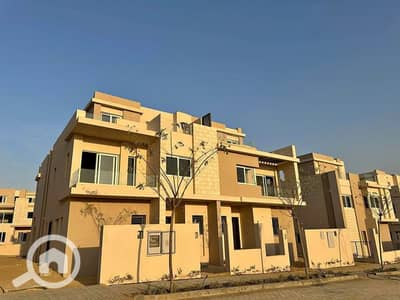 4 Bedroom Townhouse for Sale in 6th of October, Giza - 475868924_987490866635881_3524488418047464962_n. jpg