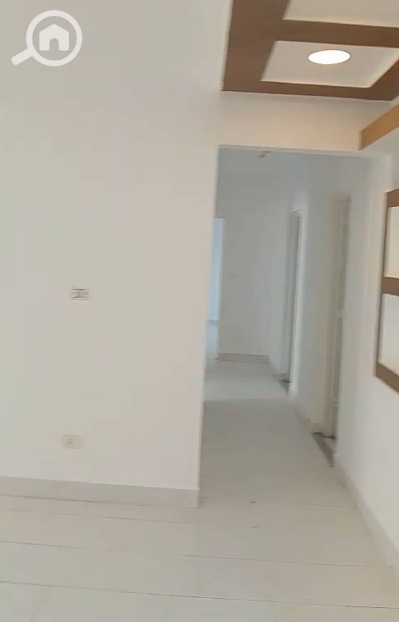 4 1001480904. png