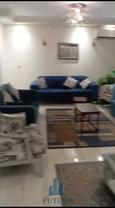 3 Bedroom Flat for Sale in Mohandessin, Giza - 0714 (1). mp4_20250714_175456.548. jpg