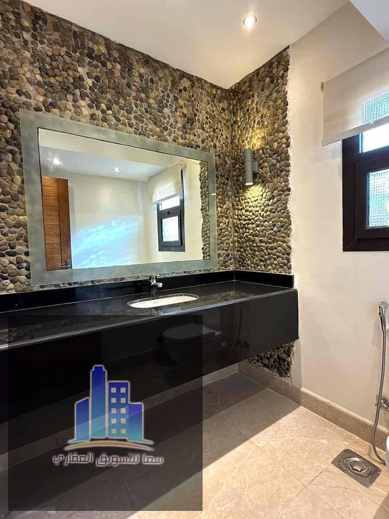 4 3431f6f8-6a62-424e-86c4-a3ad5b3a8c49. jpg