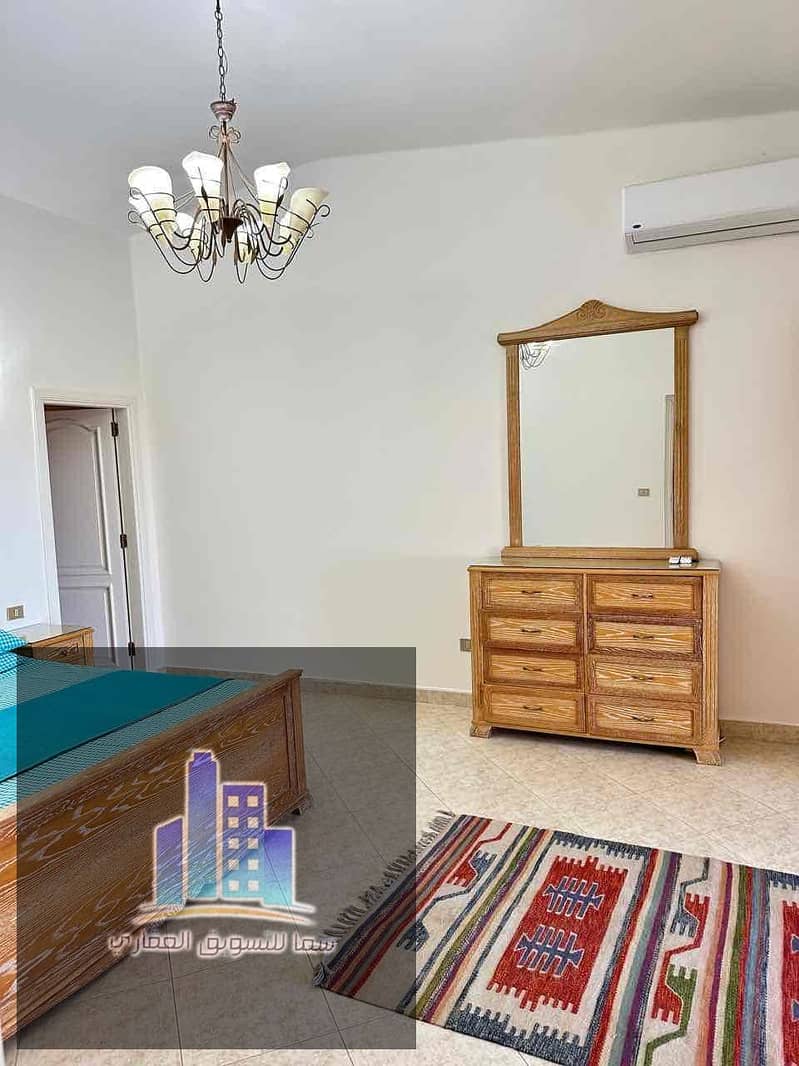 4 6ebecf4a-03be-493e-a4ef-1fe45e1b8067. jpg