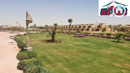 3 Bedroom Chalet for Sale in Ain Sukhna, Suez - شالية للبيع بموقع مميز في بلومار السخنة علي حمام السباحة Blumar Sokhna