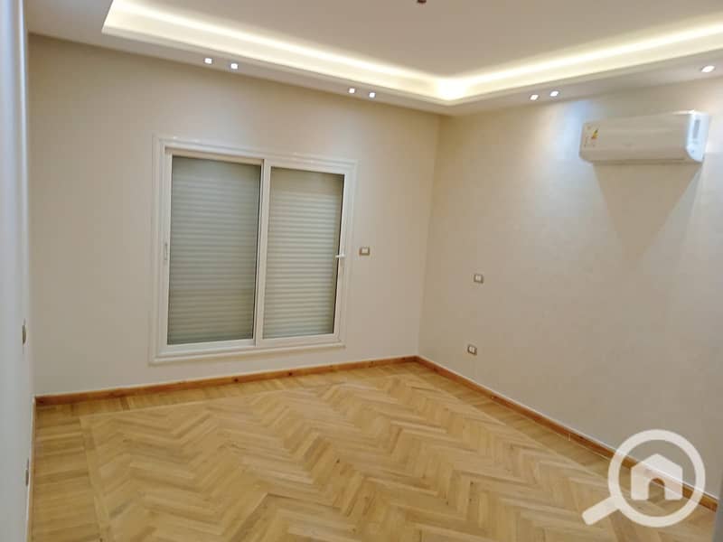 4 b345e838-847b-4278-93c7-310b7ab44ec9. jpeg